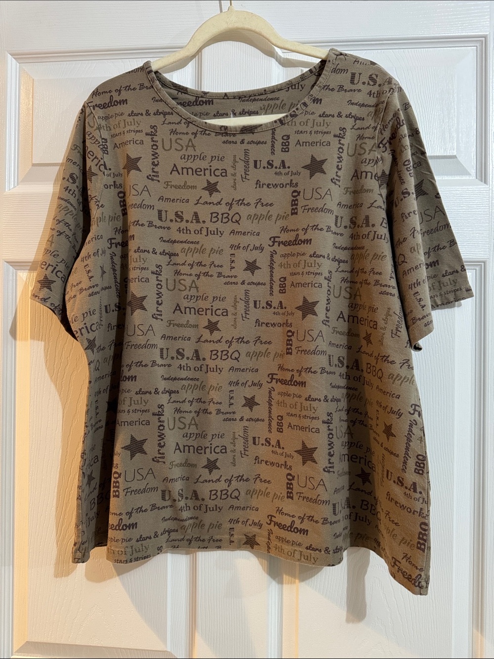 Denim&Co Brown Graphic Short-Sleeve Tee